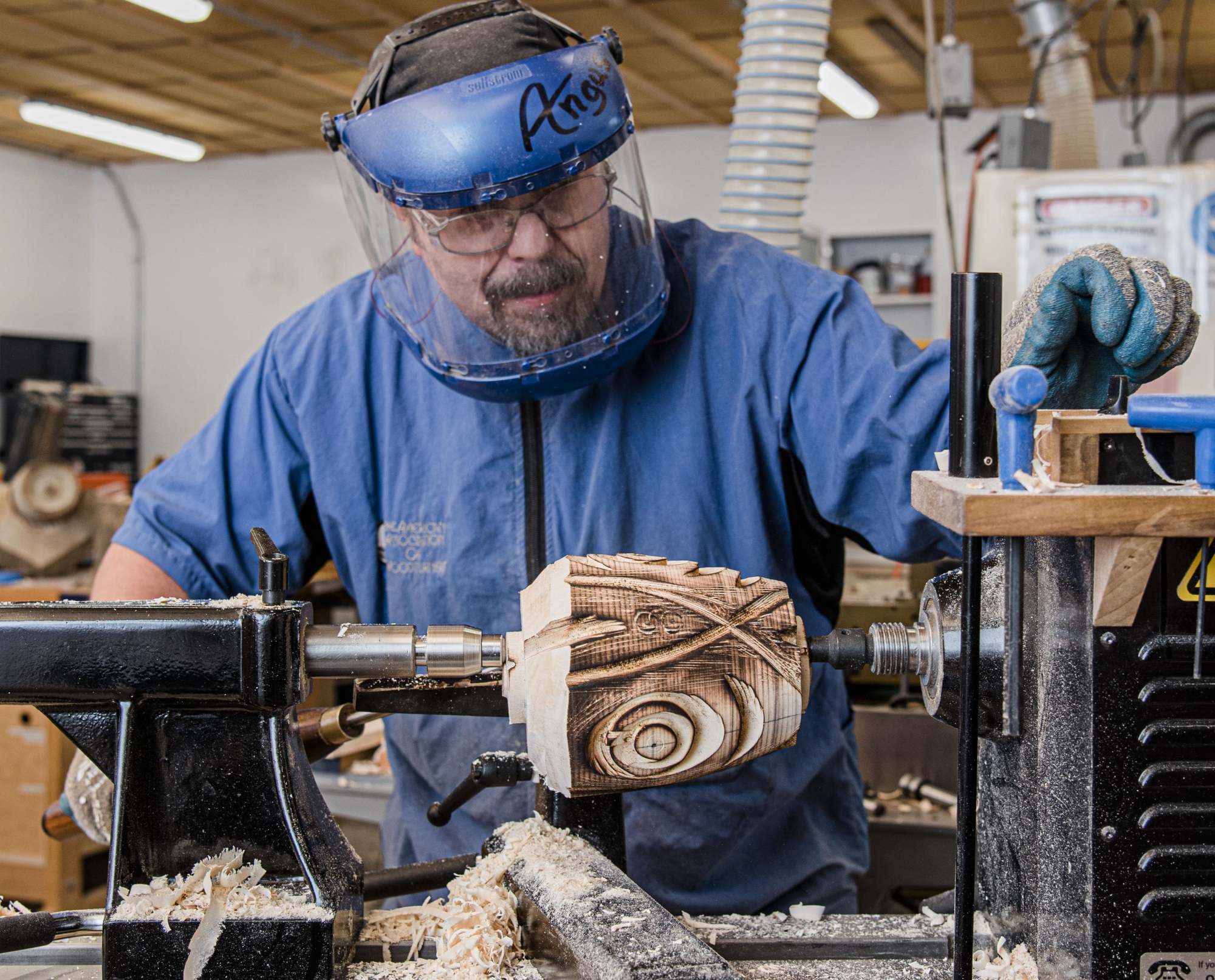 woor carving, lathe carving